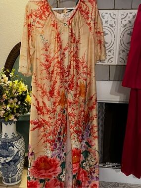 Vintage 70’s Muumuu Floral Button-Front Night Dress / Gown
